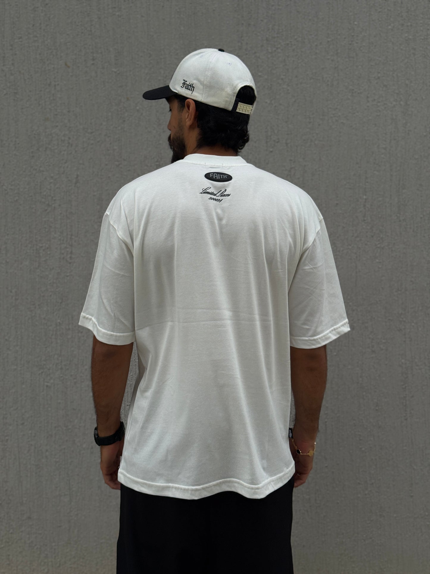 Camiseta Blanco Crema / REST IN A STORM