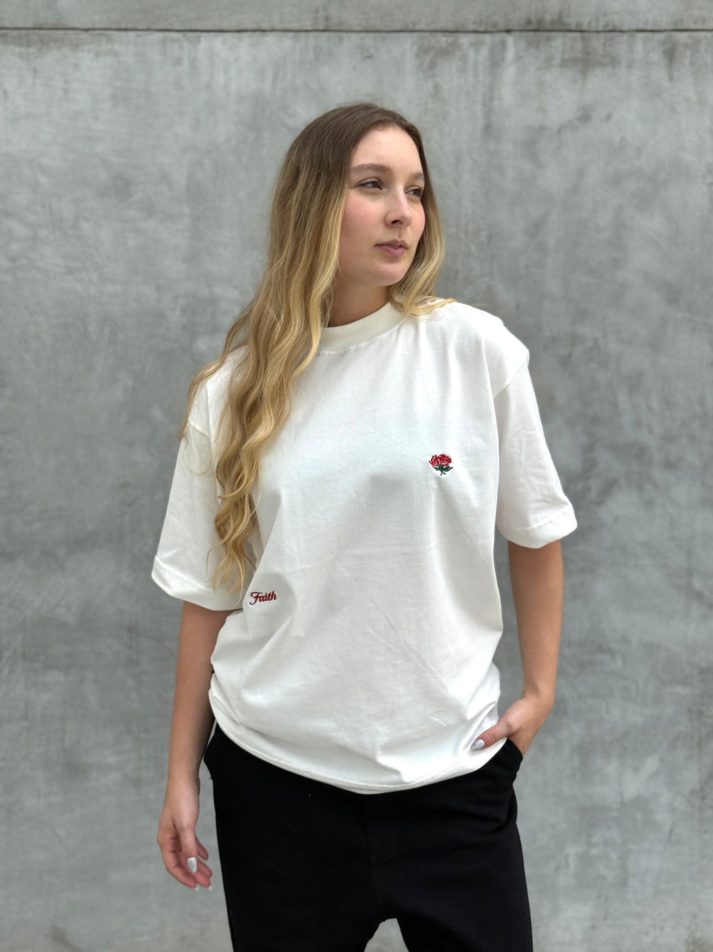 Camiseta Blanca “FLOR"