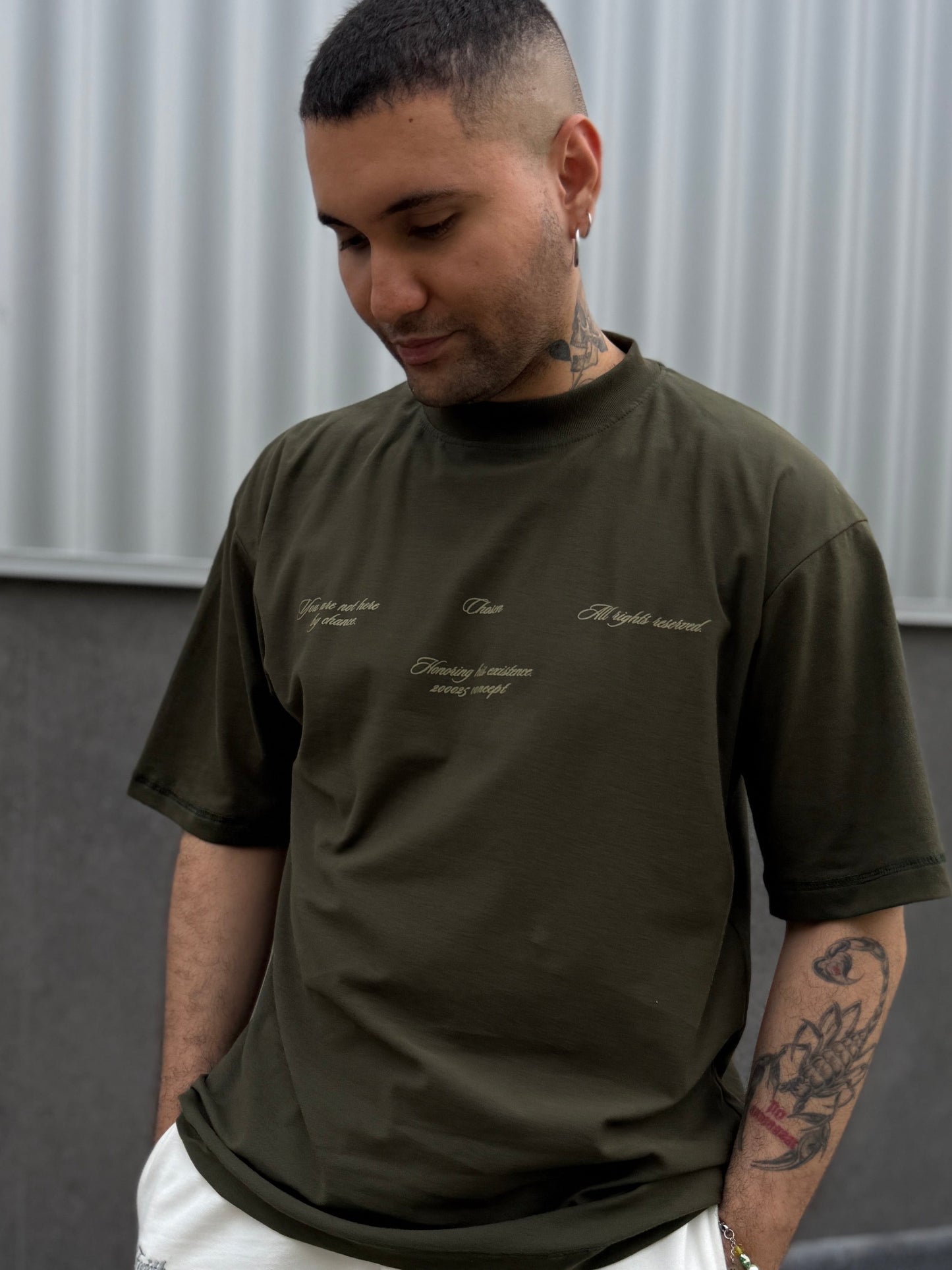 Camiseta Verde “HONORING”